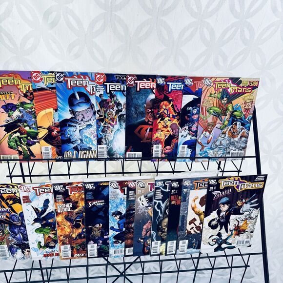 Teen Titans 20-30 32-39 Lot Zatara Infinite Identity Crisis Brother Blood - Picture 1 of 7